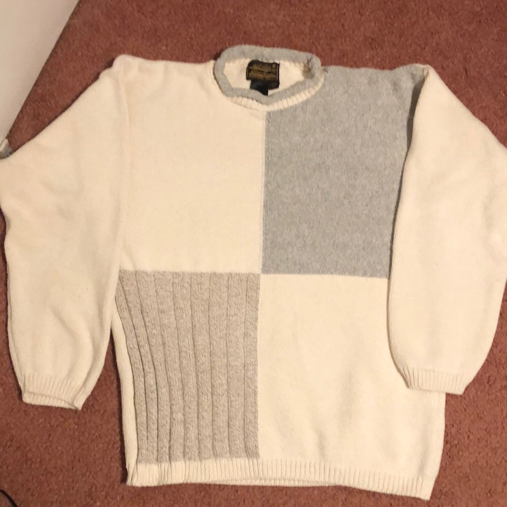 Beautiful Eddie Bauer🥳HP🥳Sweater